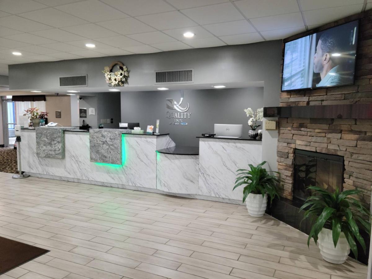 Quality Inn Terre Haute University Area Экстерьер фото