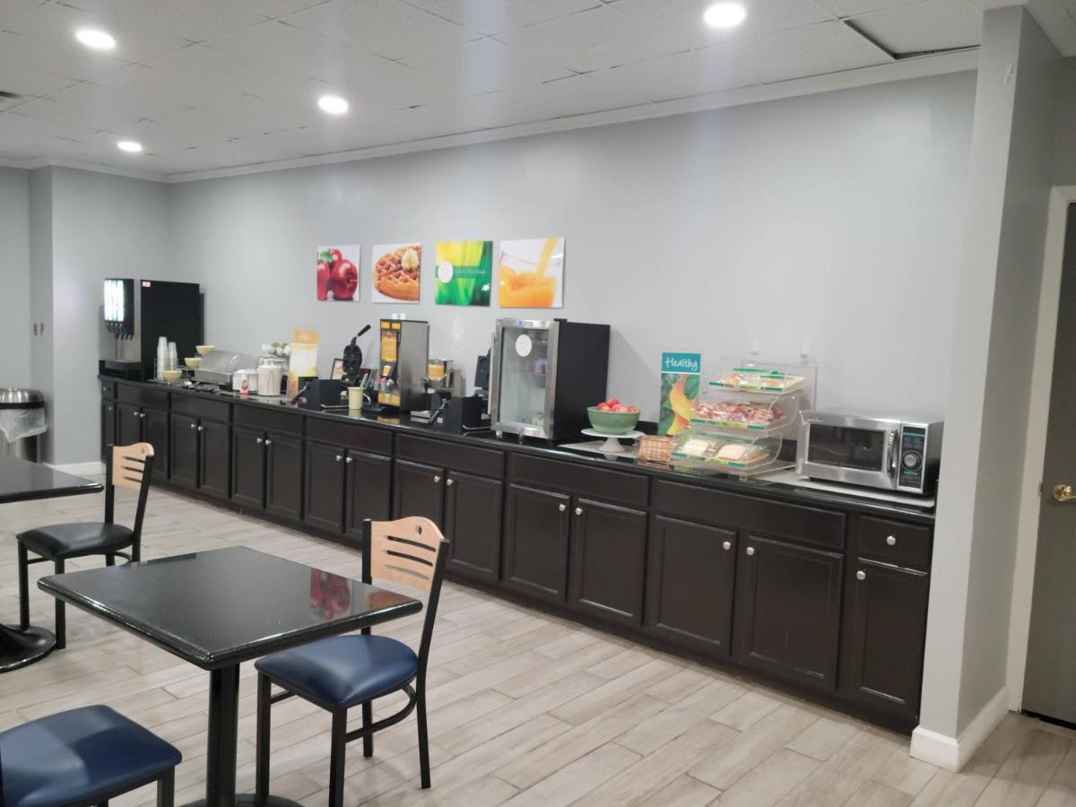 Quality Inn Terre Haute University Area Экстерьер фото