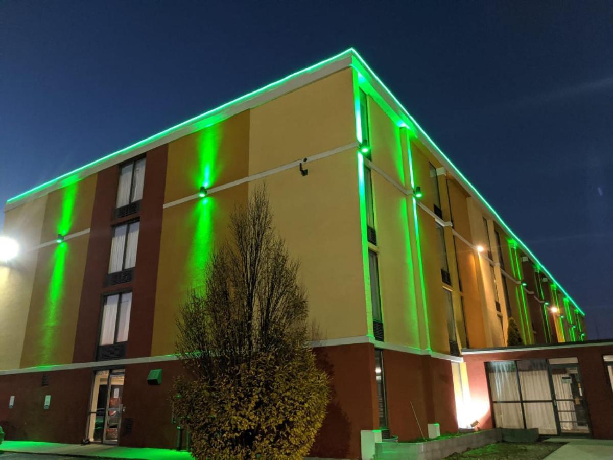 Quality Inn Terre Haute University Area Экстерьер фото