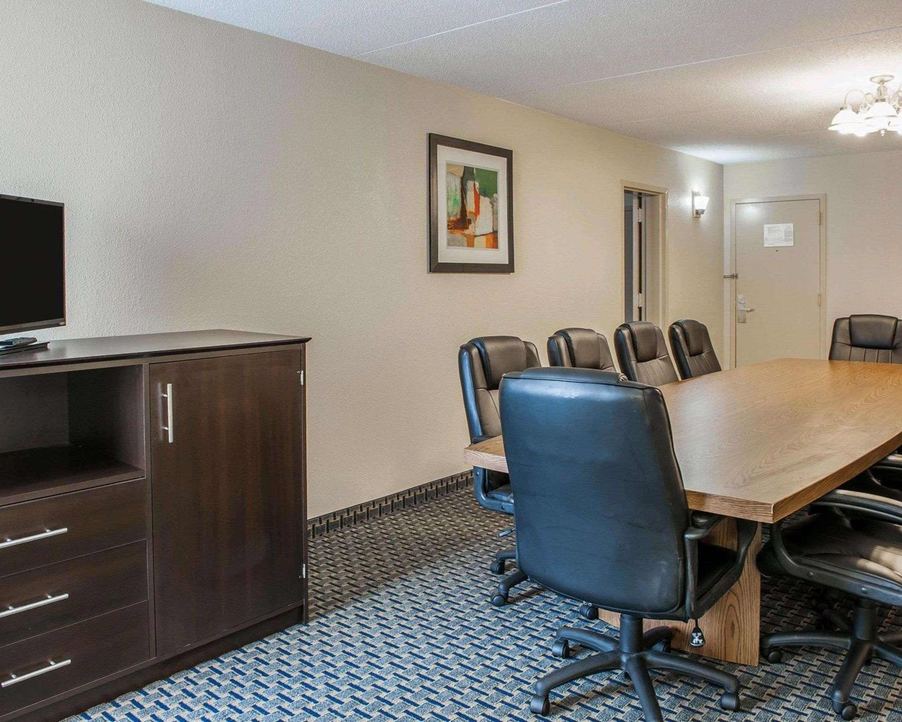 Quality Inn Terre Haute University Area Экстерьер фото