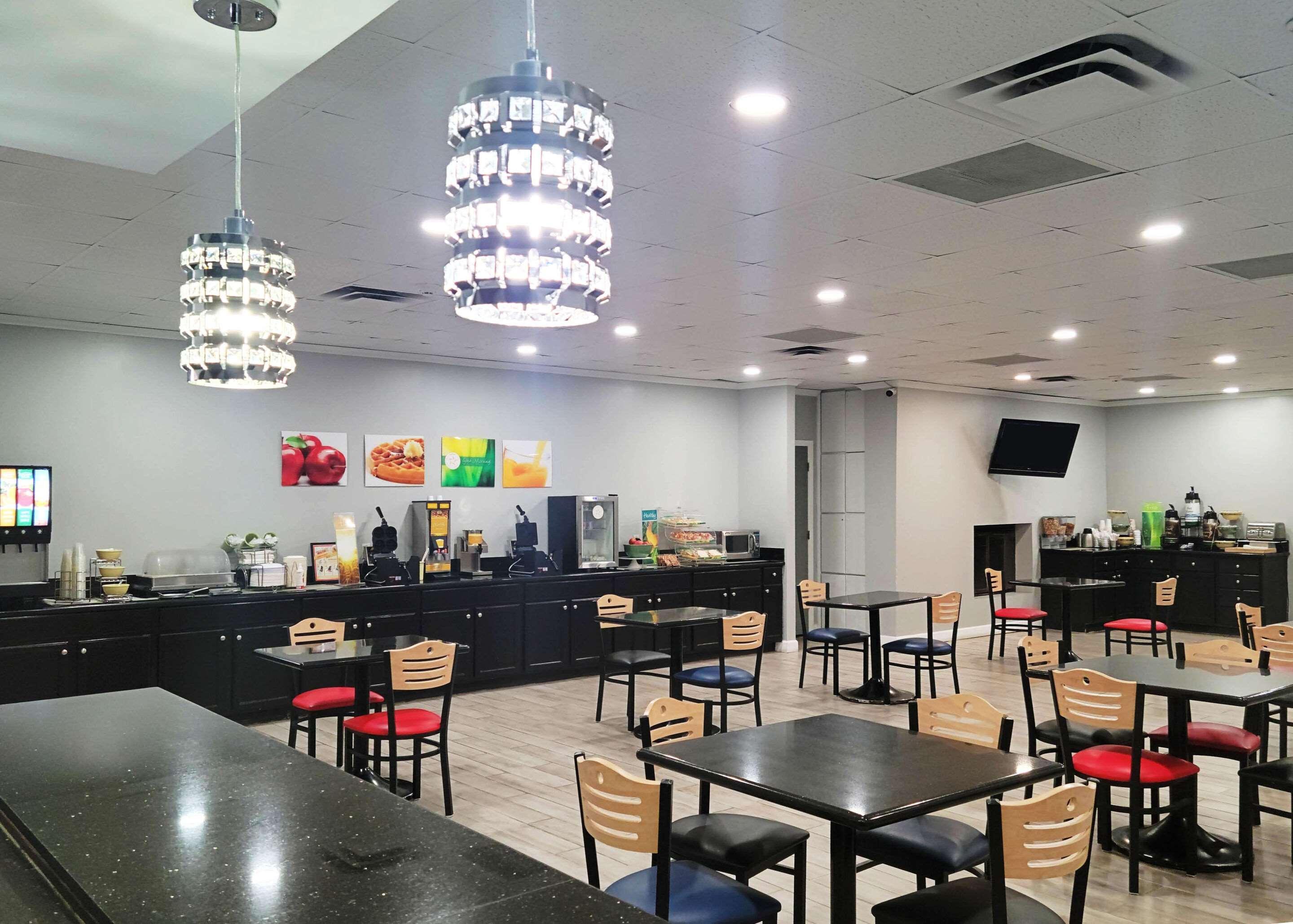 Quality Inn Terre Haute University Area Экстерьер фото