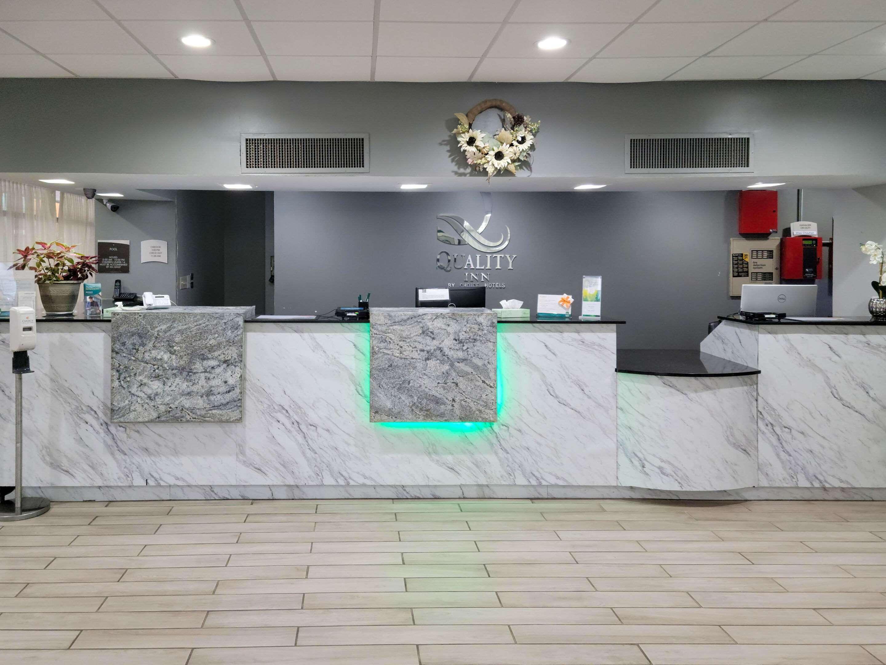 Quality Inn Terre Haute University Area Экстерьер фото